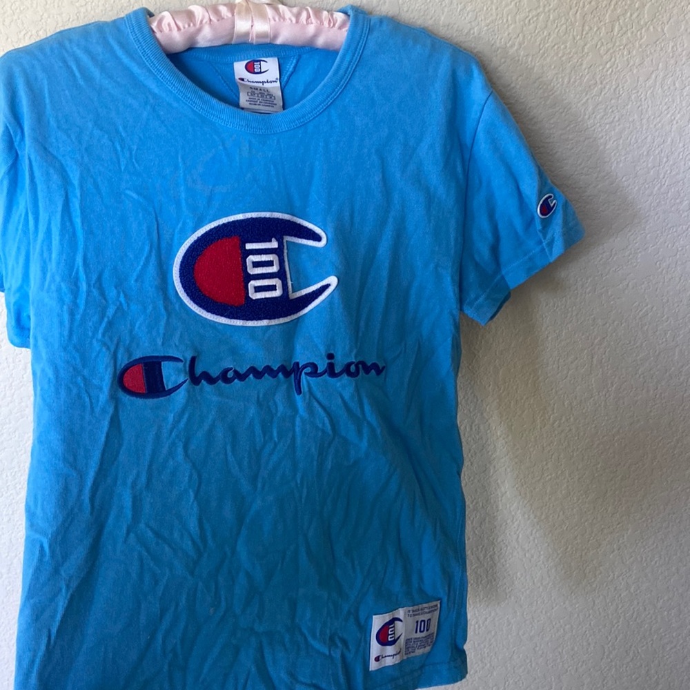 Never worn, great quality with texture in middle stitching logo!